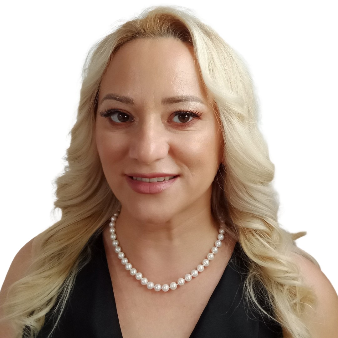 Colier cu Perle Akoya Japoneze 7,5–8 mm, Aur Alb 14K, Detaliu Gât – Vedere Frontală